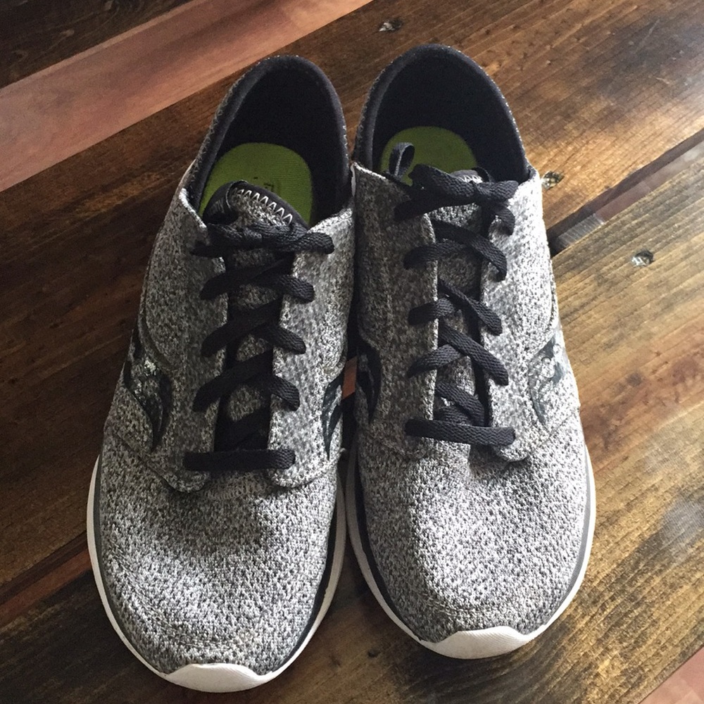 Saucony Kineta Series Form 2 U shoes
